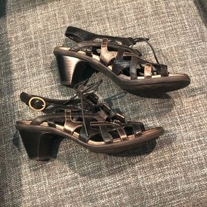 Aravon Black Strappy Heels